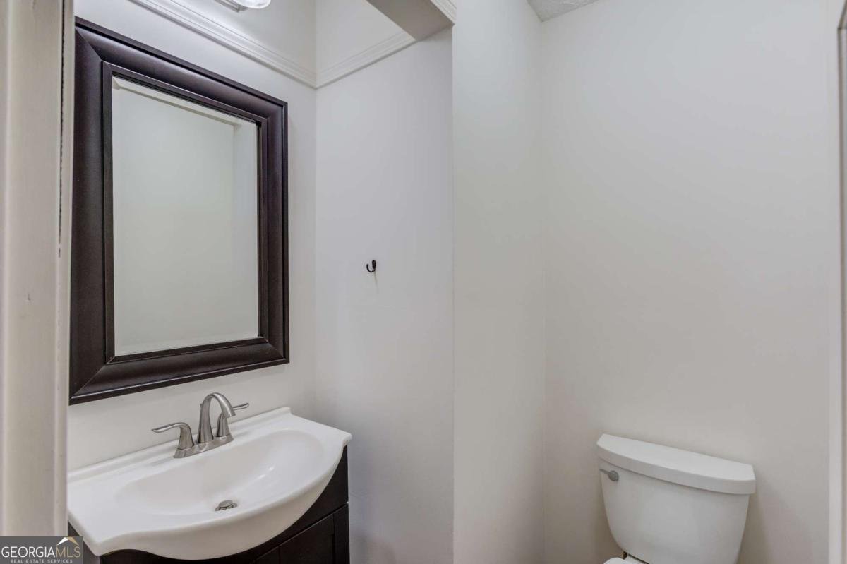 310 Lewis Circle Commerce - 21