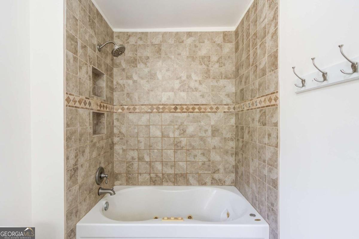 310 Lewis Circle Commerce - 26