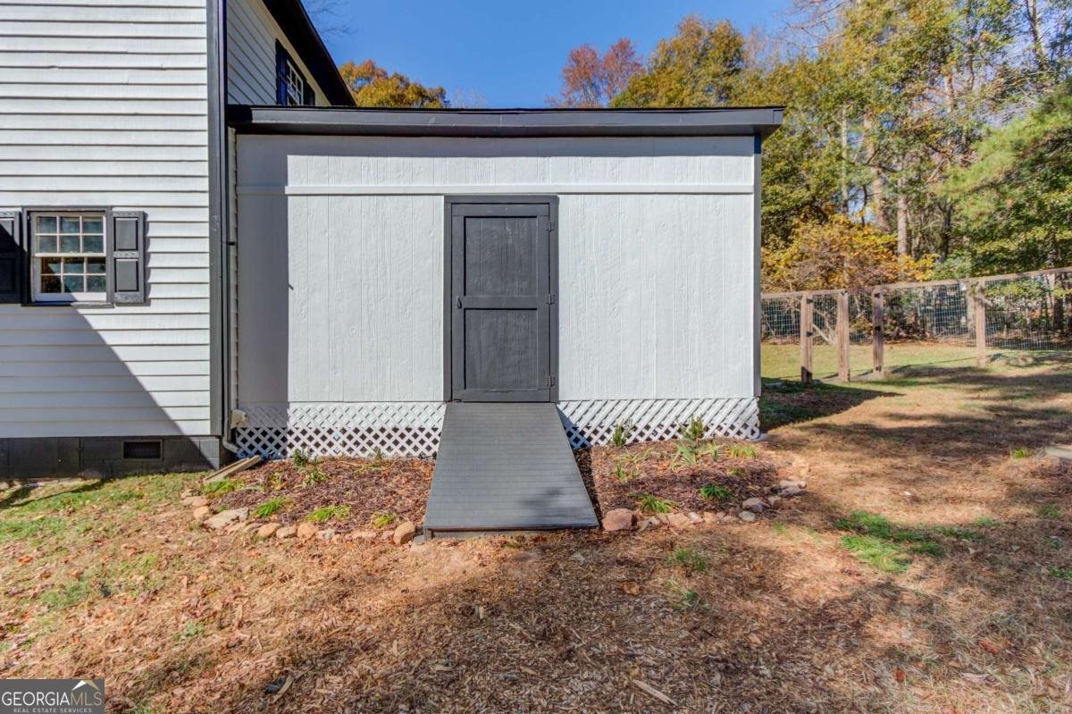 310 Lewis Circle Commerce - 34