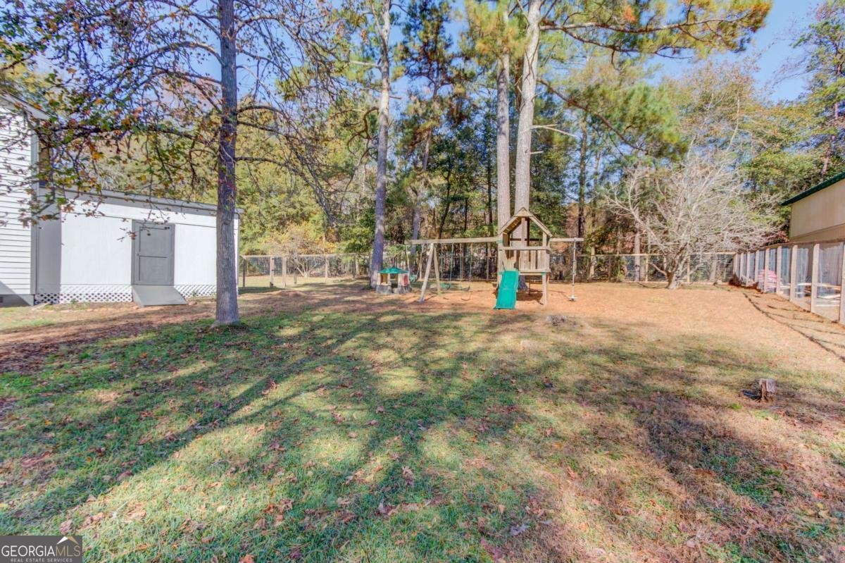 310 Lewis Circle Commerce - 37