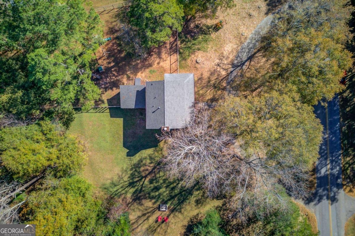 310 Lewis Circle Commerce - 44