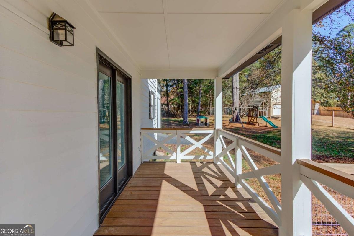 310 Lewis Circle Commerce - 7