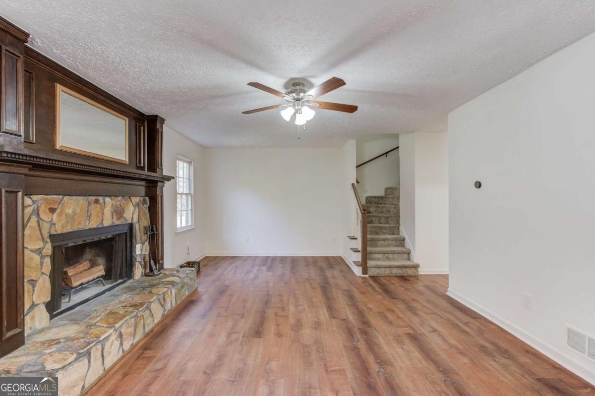 310 Lewis Circle Commerce - 9