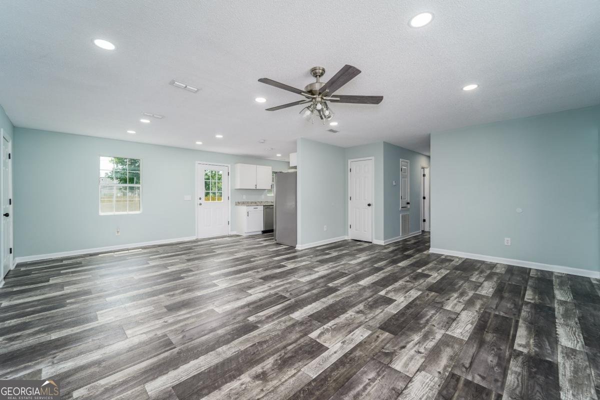 117 Royal Circle Fitzgerald - 16