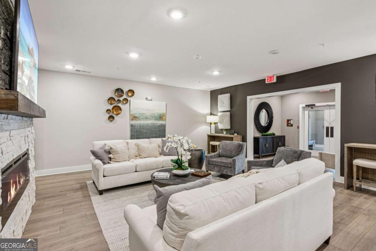 3211 Orwell Way Cumming - 34