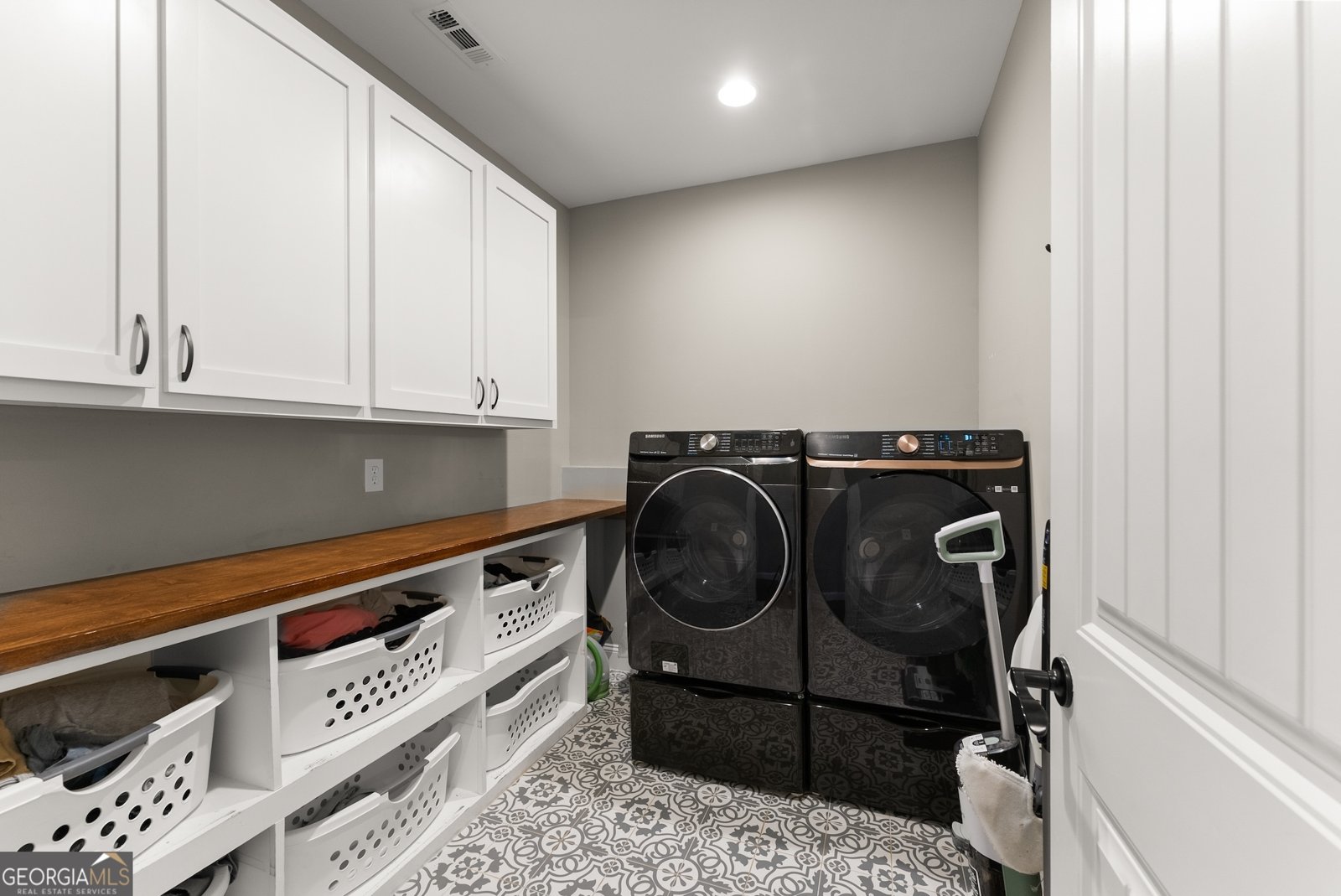 4813 Jess Helton Road Gainesville - 29