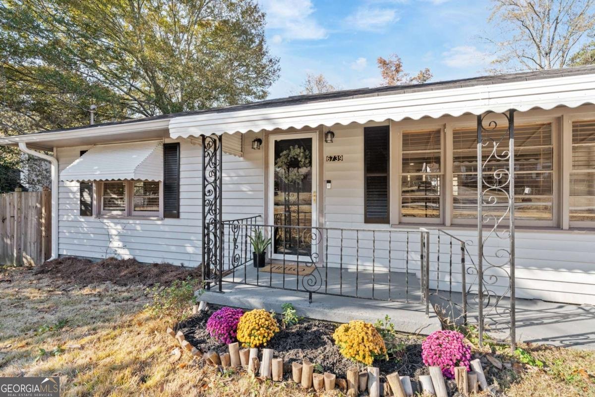 6739 Kull Drive Lithia Springs - 1