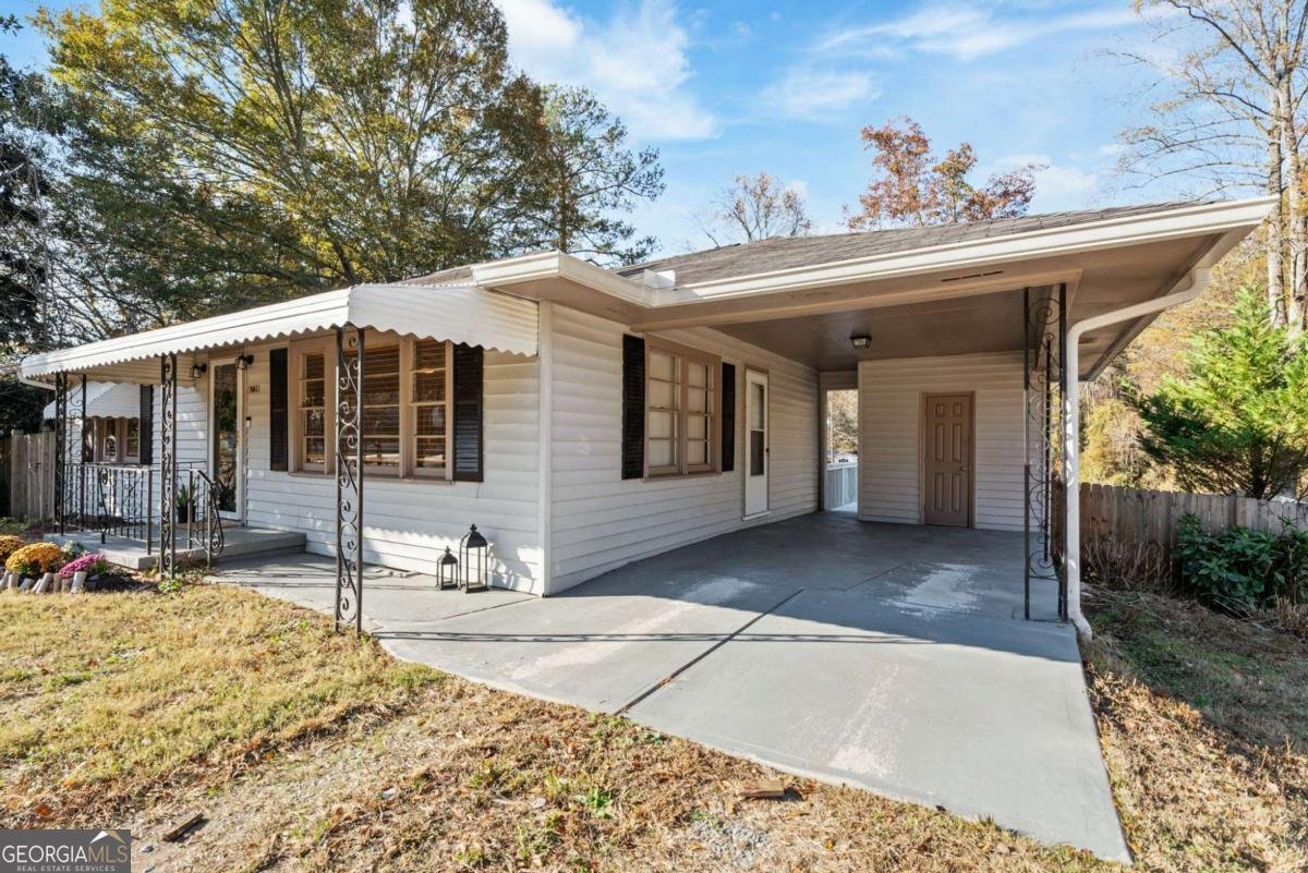 6739 Kull Drive Lithia Springs - 3