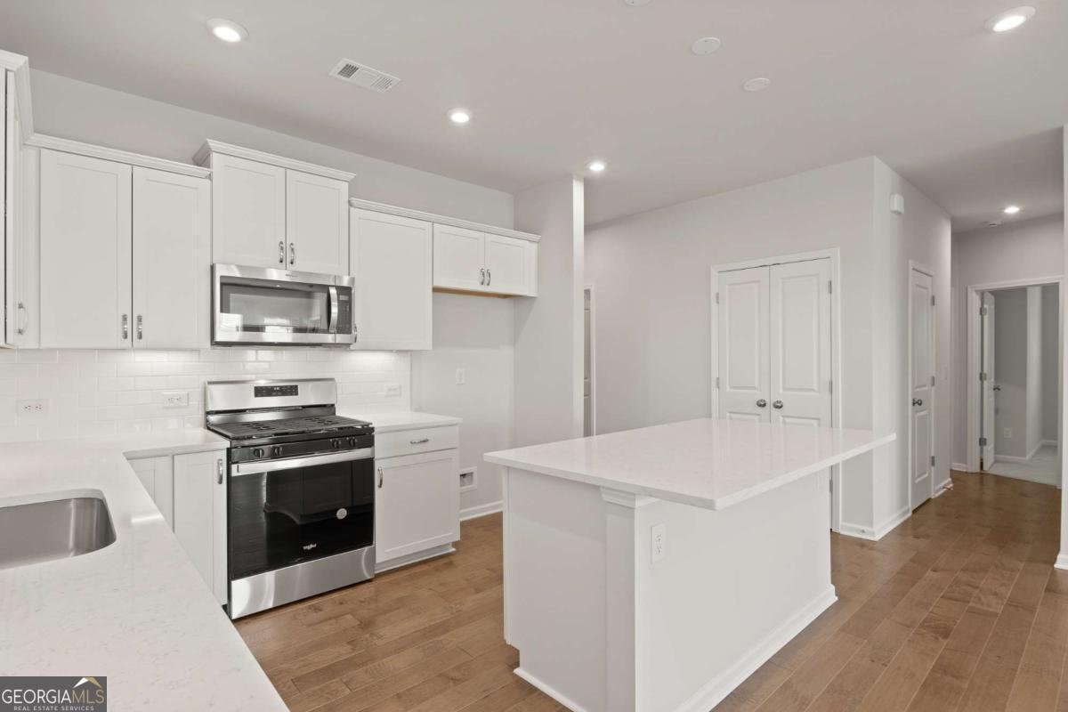 488 Village Lane Fairburn - 2