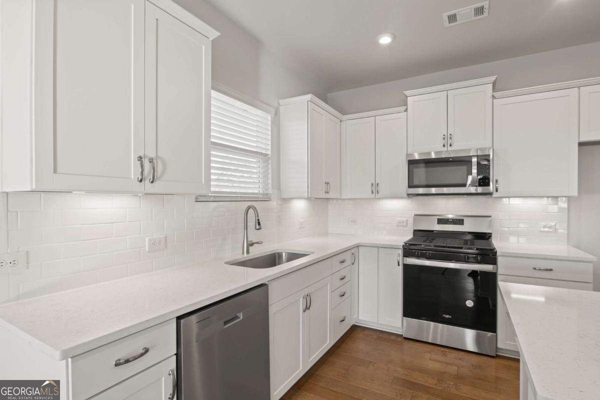 488 Village Lane Fairburn - 3