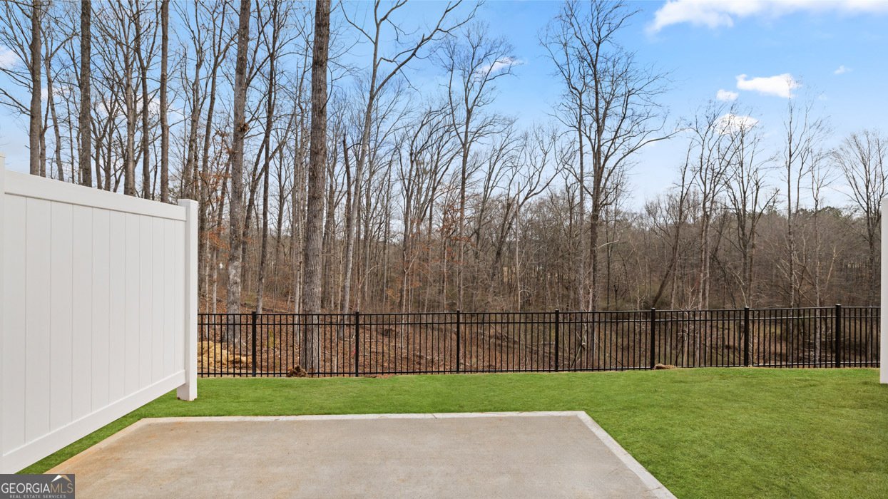 266 Sound Circle Stockbridge - 16