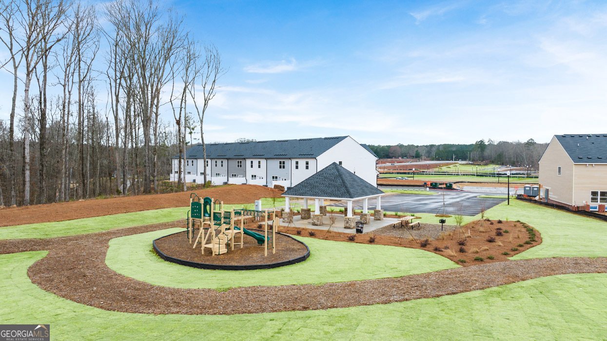 266 Sound Circle Stockbridge - 36