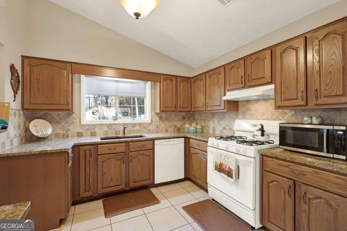 210 Brolley Woods Drive Woodstock - 11