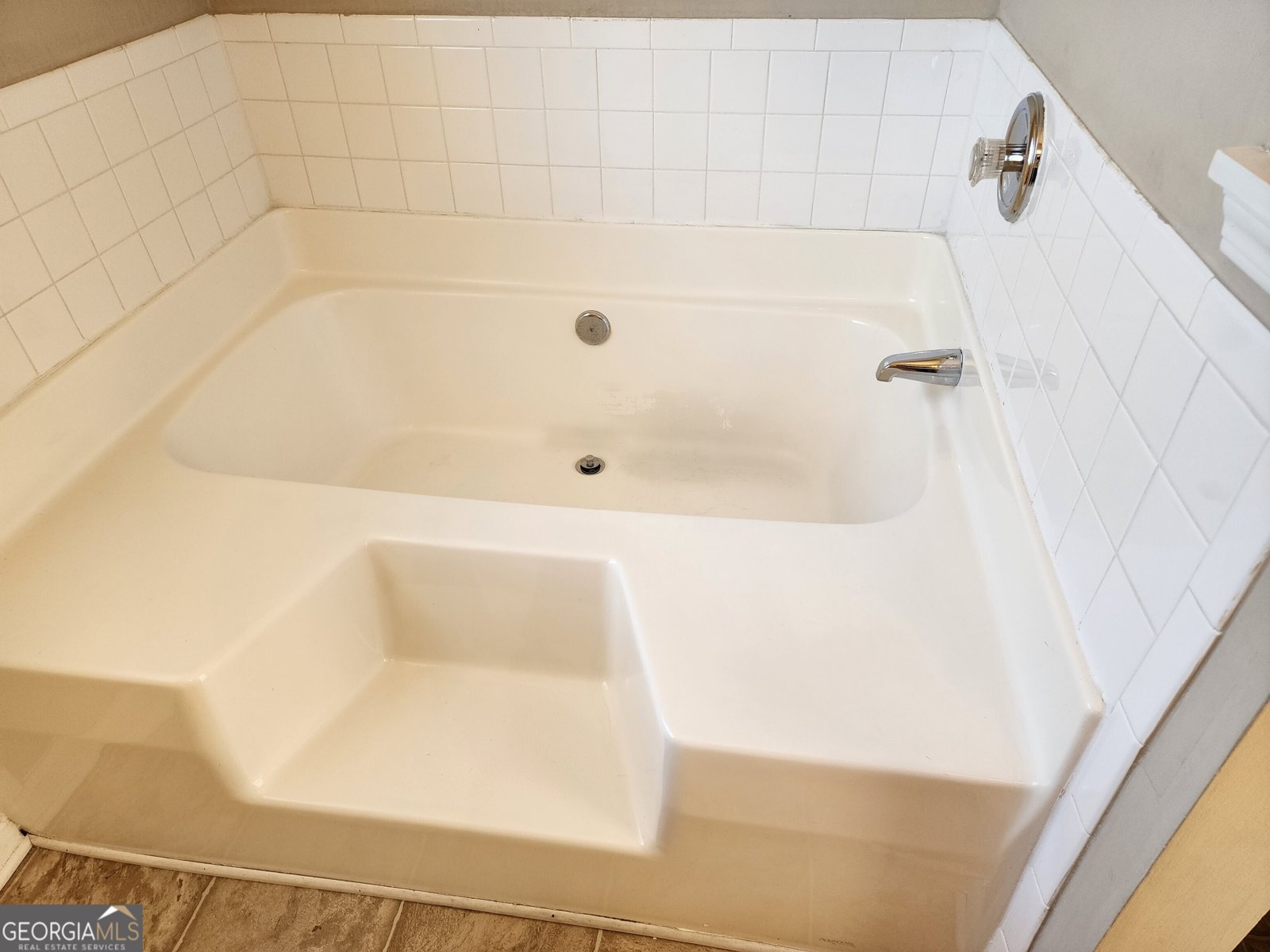 2816 Two Lake Circle College Park - 16