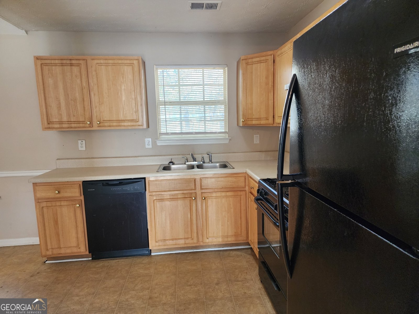 2816 Two Lake Circle College Park - 7