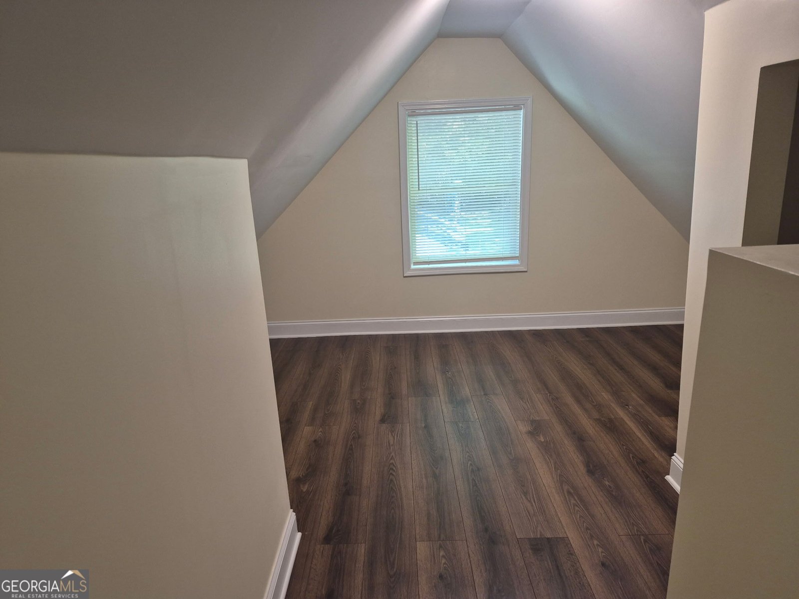 395 Elm Street Commerce - 12