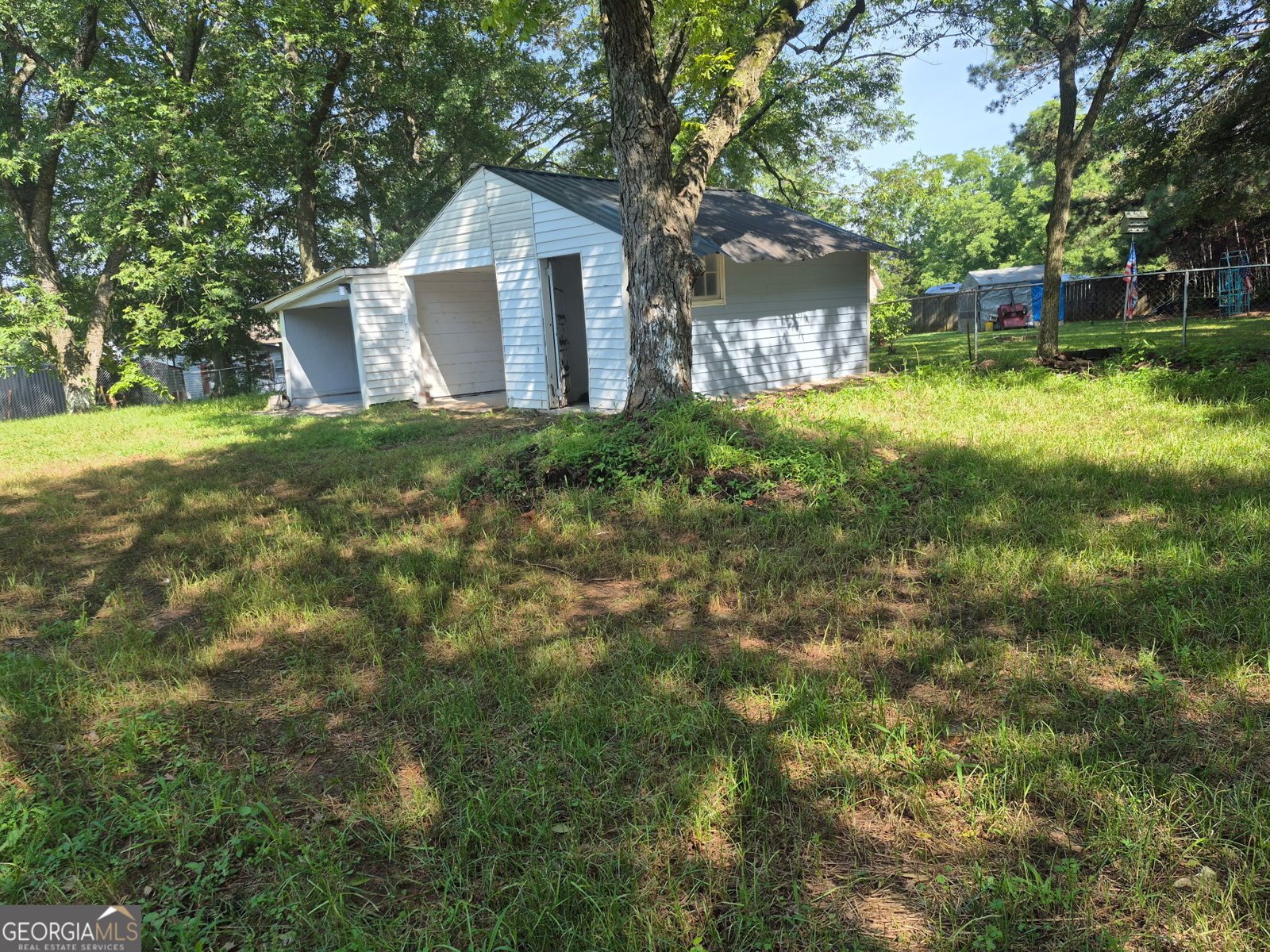 395 Elm Street Commerce - 13