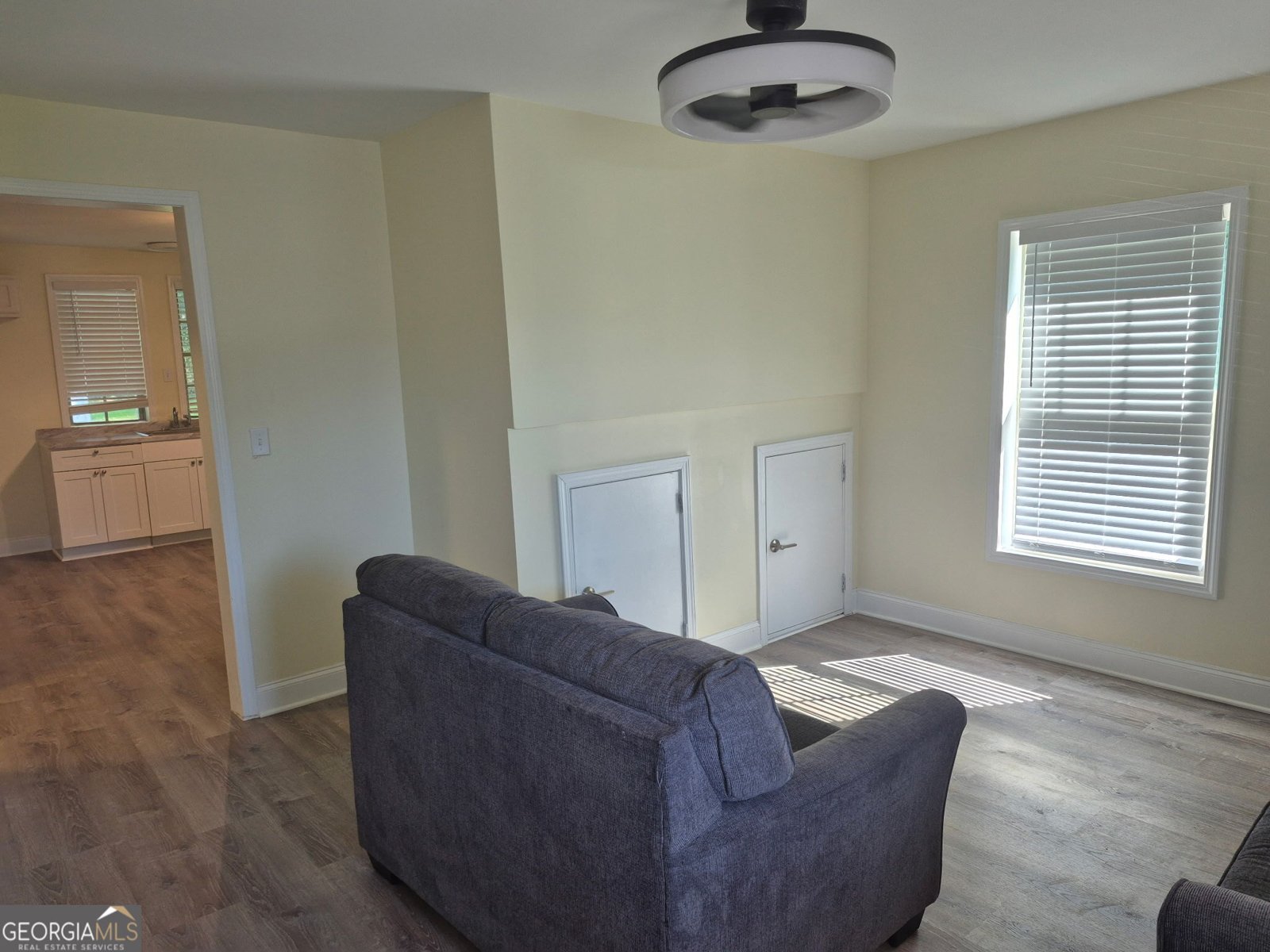 395 Elm Street Commerce - 9