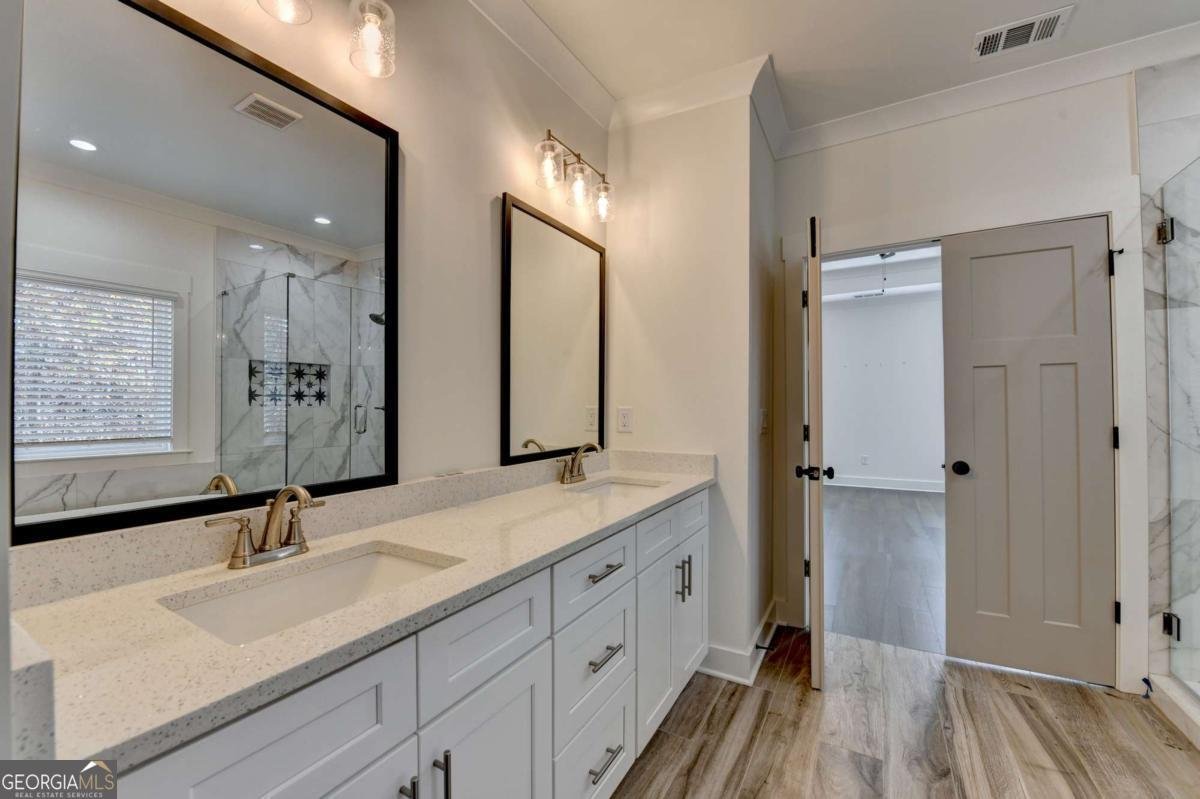 6181 Shoreland Circle Buford - 23