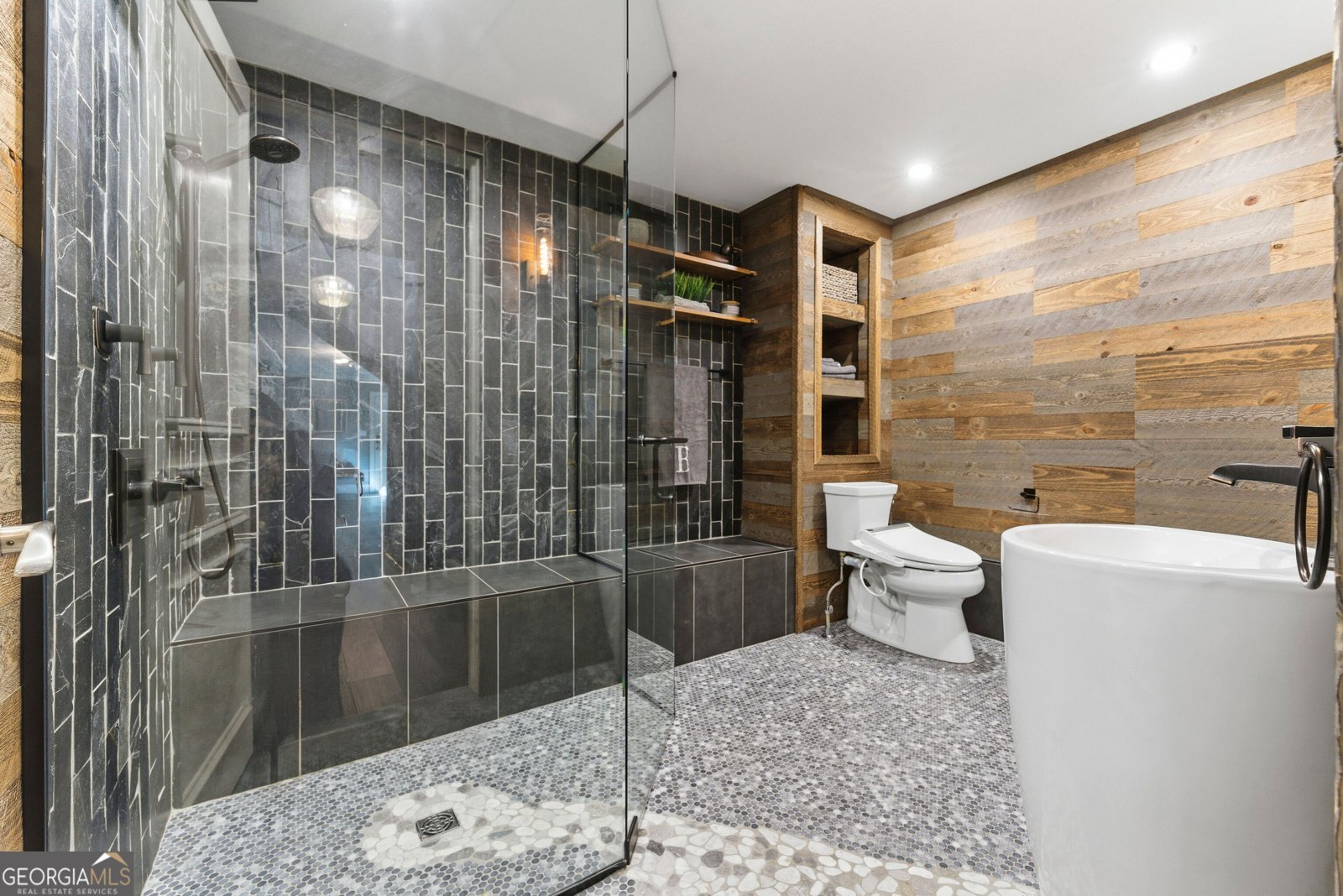 574 EAST Avenue Atlanta - 28