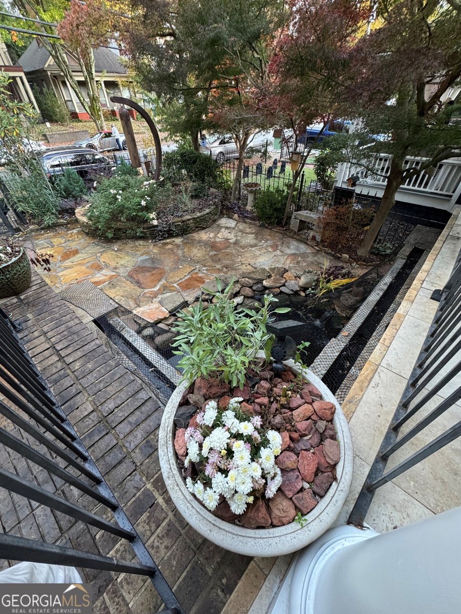 574 EAST Avenue Atlanta - 69