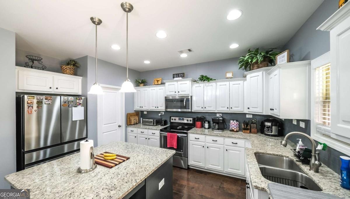 219 Candlewood Drive Carrollton - main photo