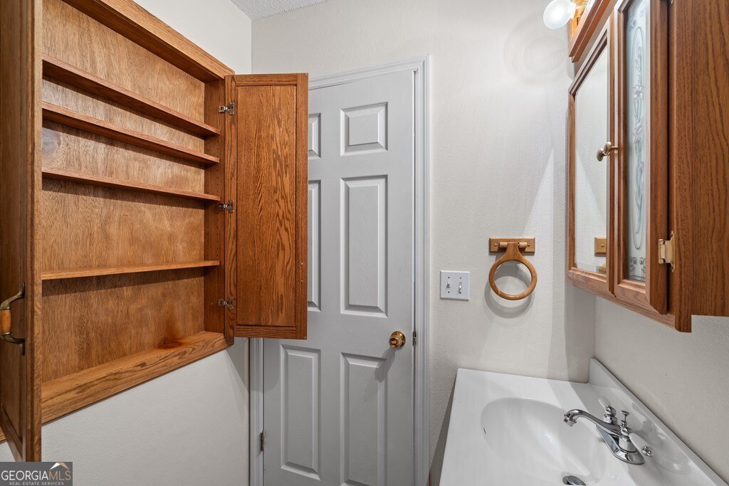 2421 Settlers Ridge Road Hiawassee - 27