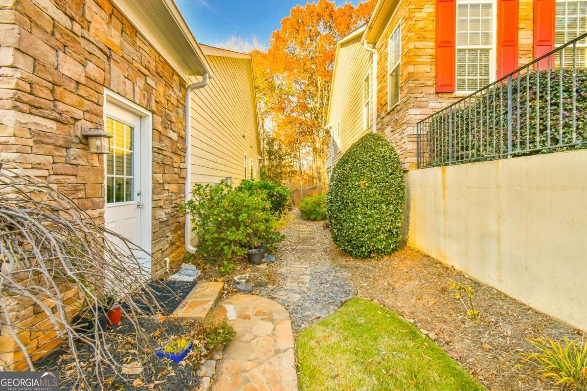 6352 Falling Water Lane Hoschton - 60