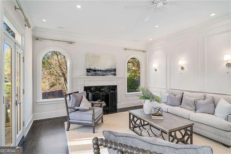 1562 Lenox Road Atlanta - 27