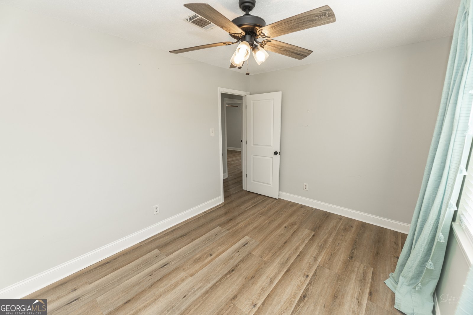 414 Pine Glen Drive Albany - 28