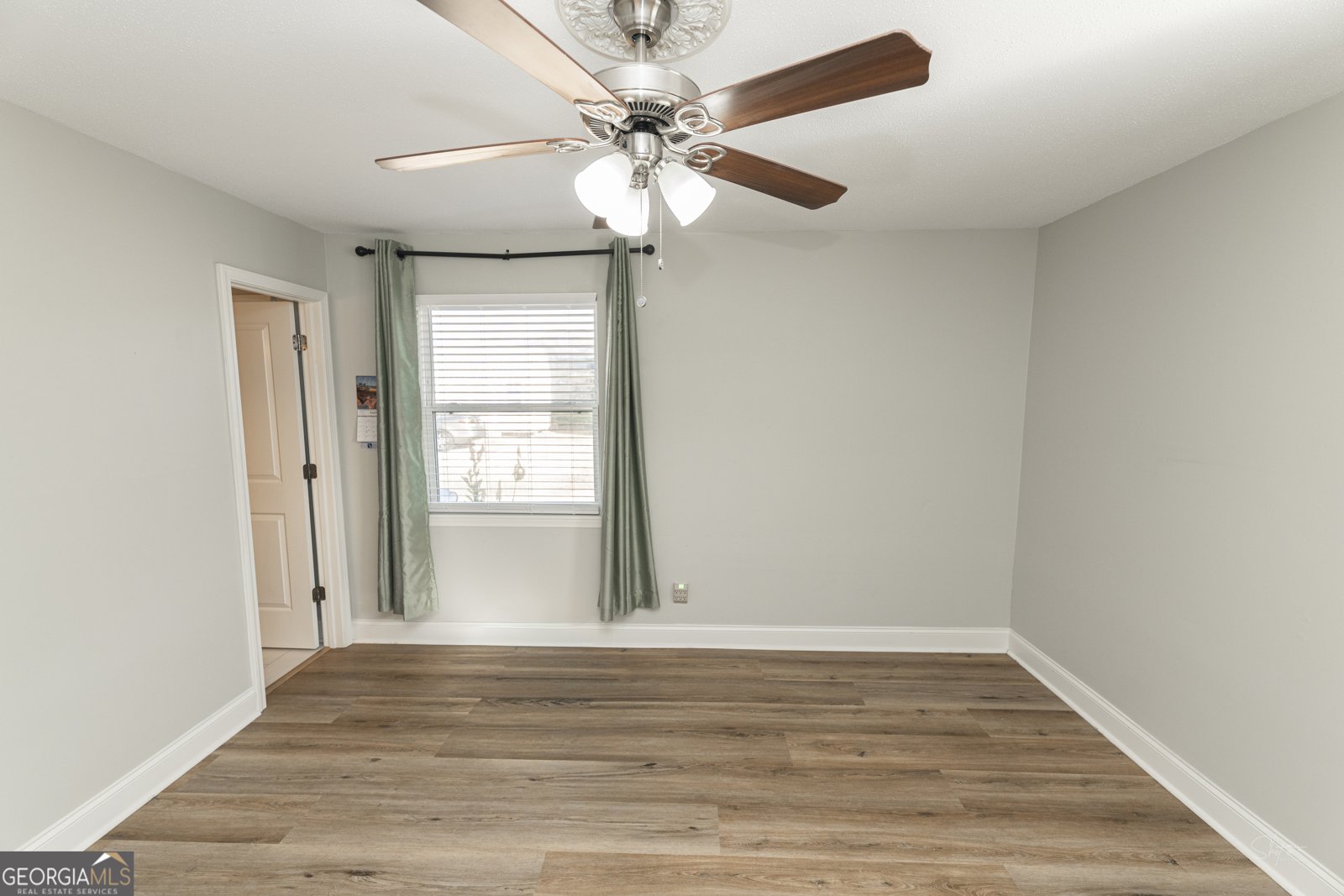 414 Pine Glen Drive Albany - 33