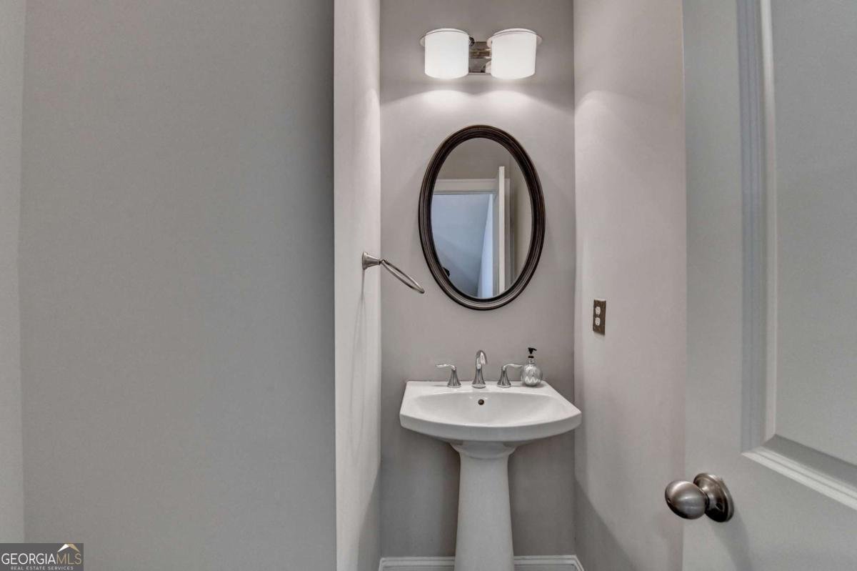 1327 Faircrest Way Suwanee - 32