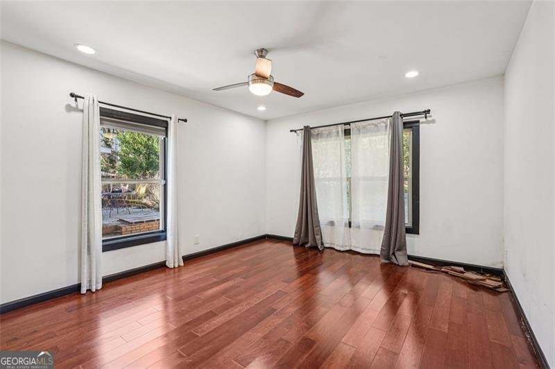 1689 DERRY Avenue Atlanta - 23