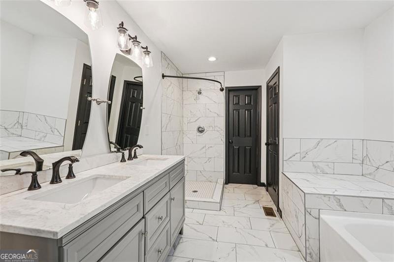 1689 DERRY Avenue Atlanta - 26