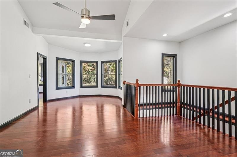 1689 DERRY Avenue Atlanta - 33