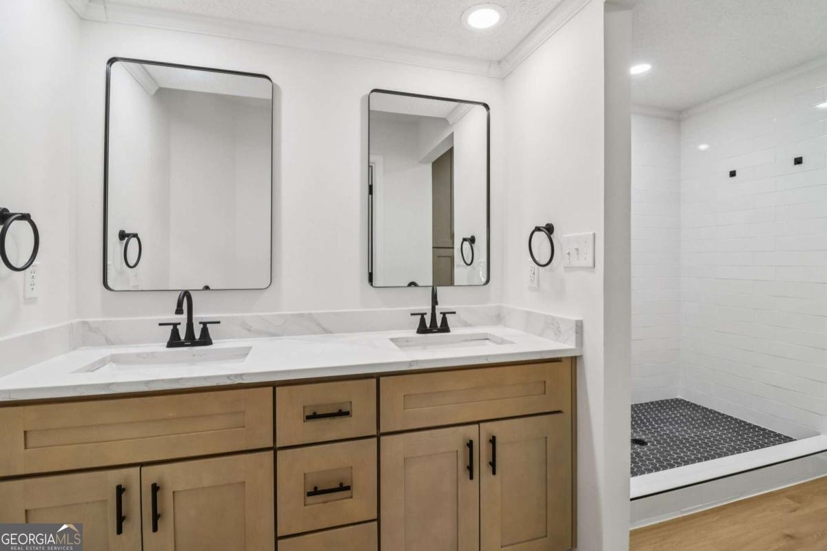 135 Willow Lake Lane Sharpsburg - 19