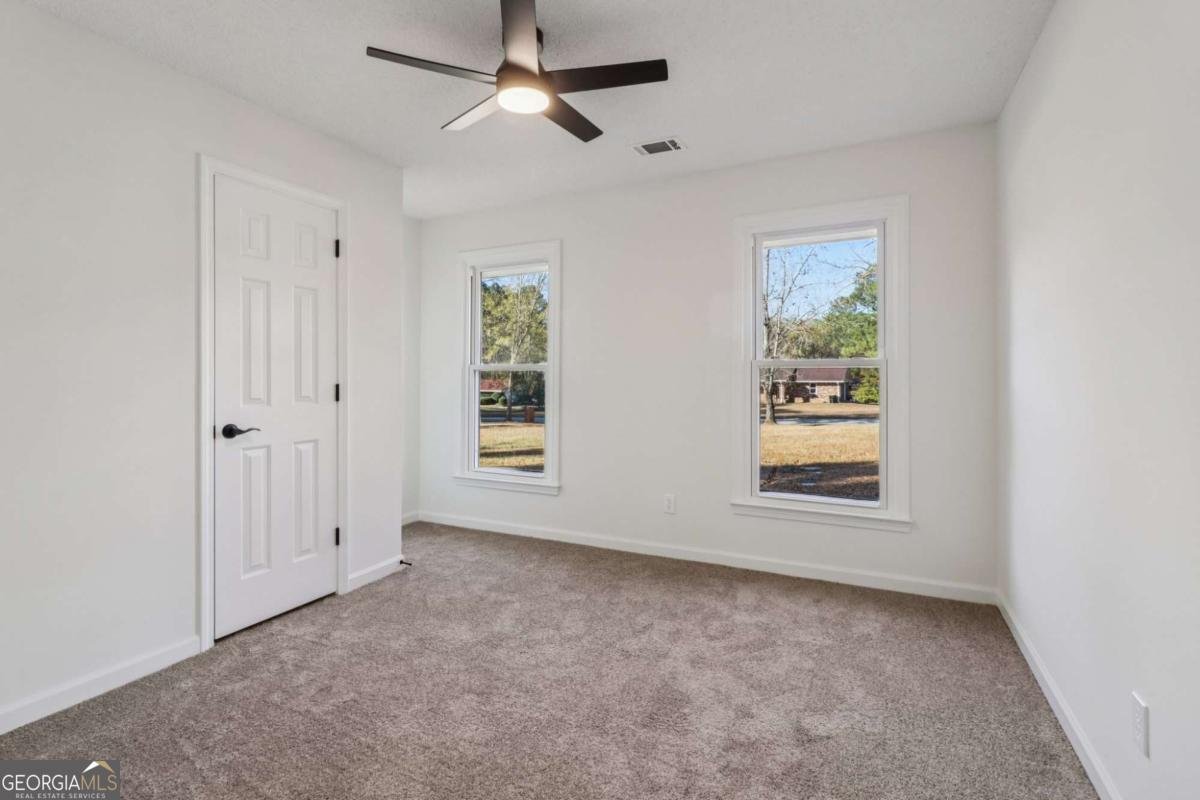 135 Willow Lake Lane Sharpsburg - 23