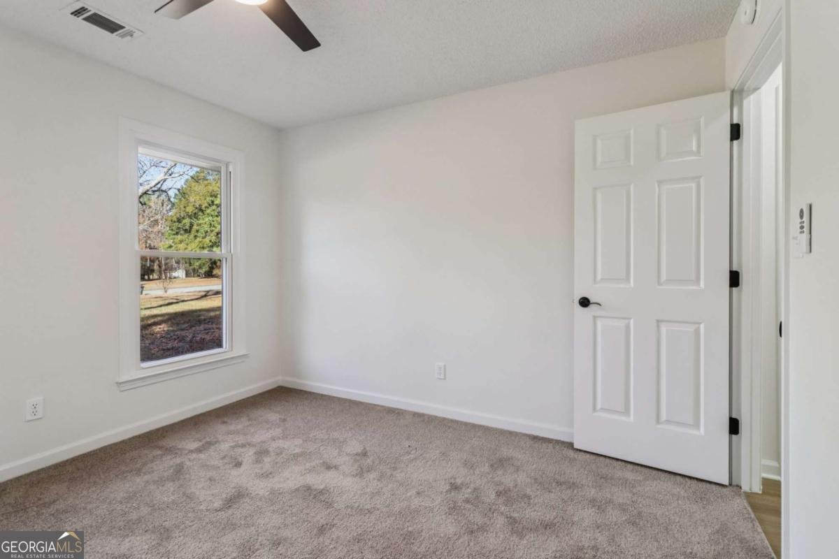 135 Willow Lake Lane Sharpsburg - 24