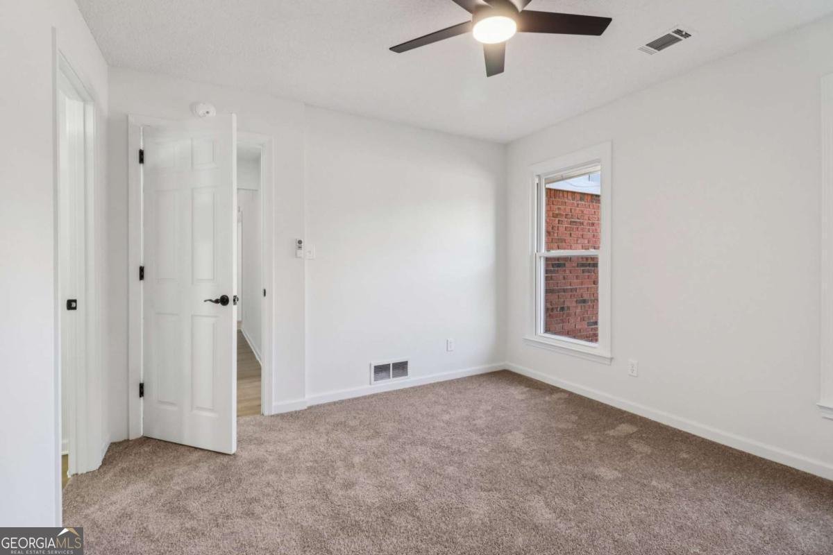 135 Willow Lake Lane Sharpsburg - 29