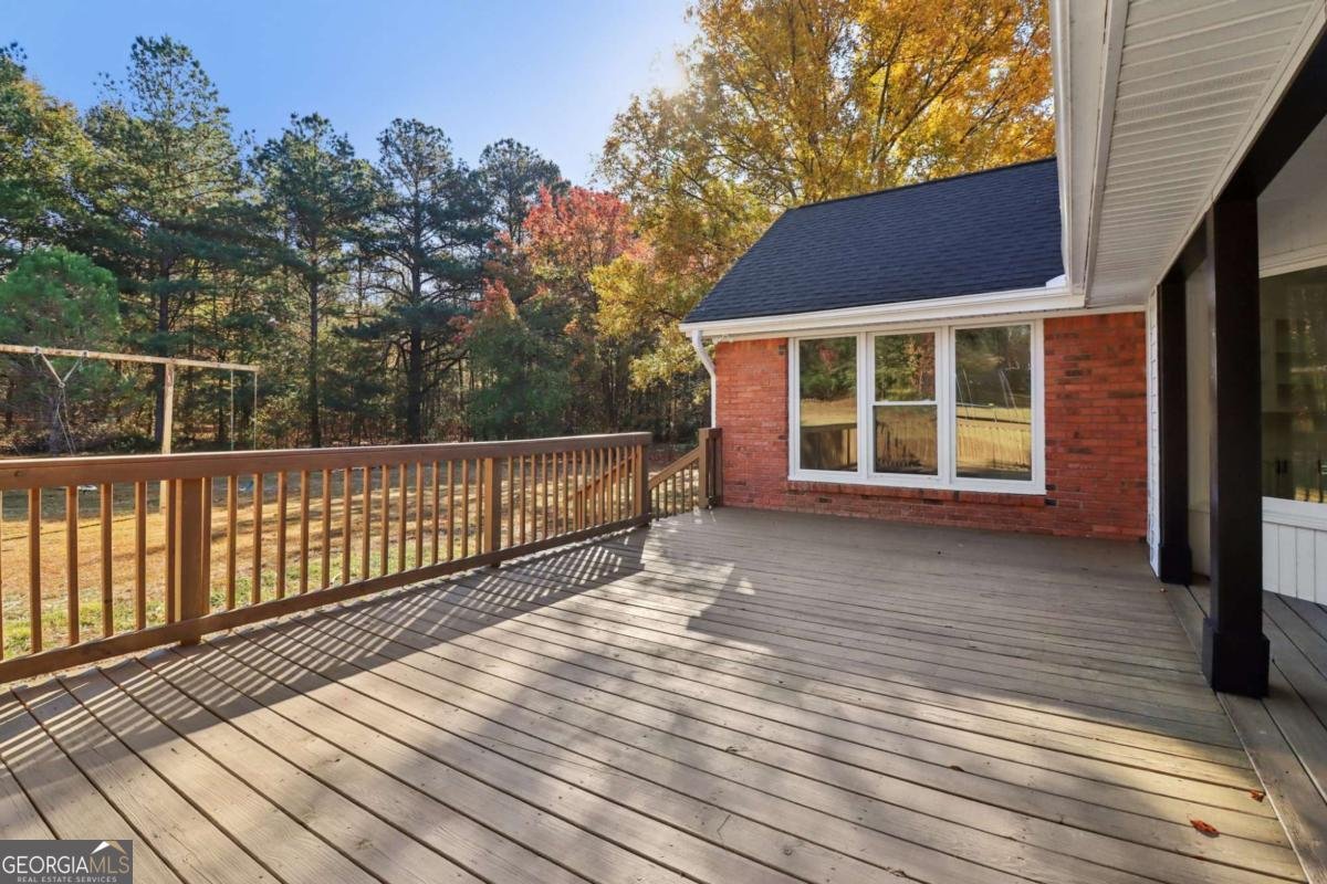 135 Willow Lake Lane Sharpsburg - 44