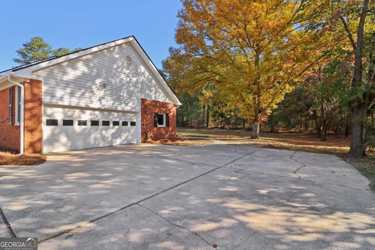 135 Willow Lake Lane Sharpsburg - 45