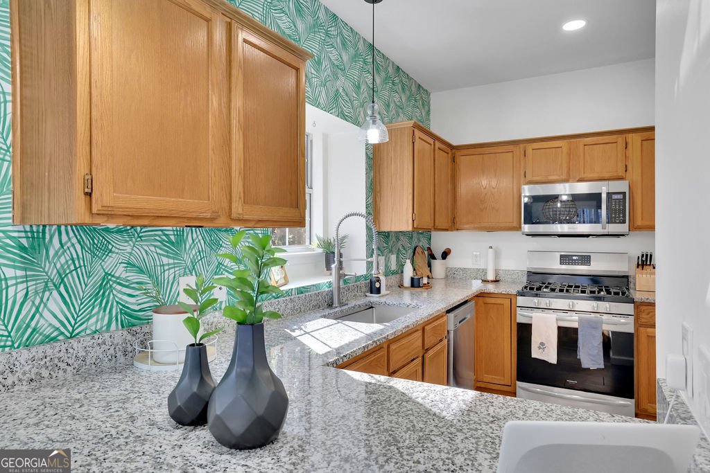 10945 Pinehigh Drive Alpharetta - 13