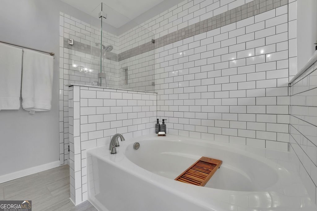 10945 Pinehigh Drive Alpharetta - 28