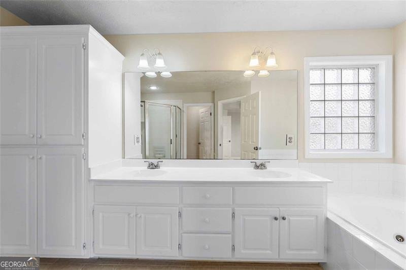 7988 WESTLAKE Drive Midland - 24