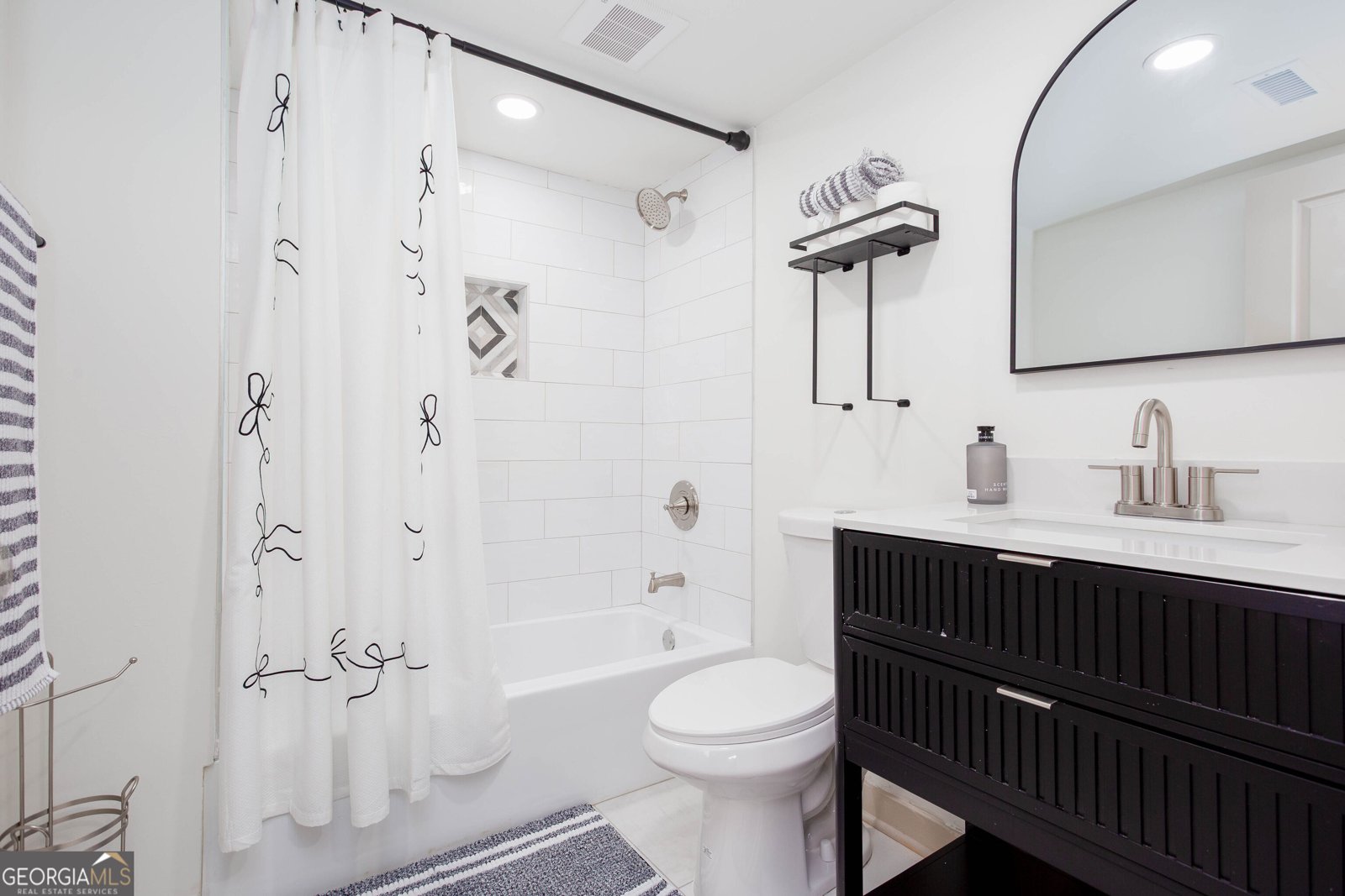 1560 Columbia Place Decatur - 40