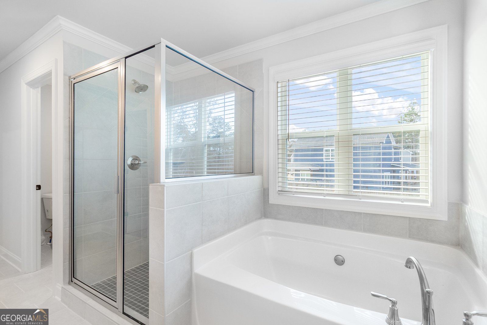 454 Banff Drive Winder - 33