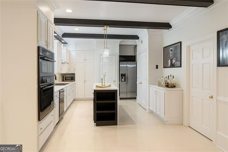 4070 RUNNYMEDE Drive Lilburn - 12