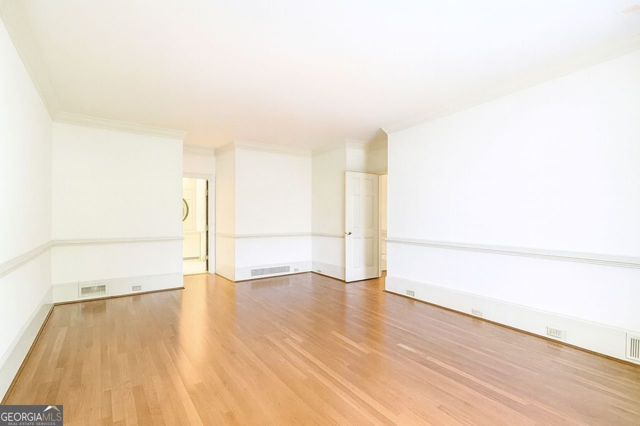 4070 RUNNYMEDE Drive Lilburn - 24