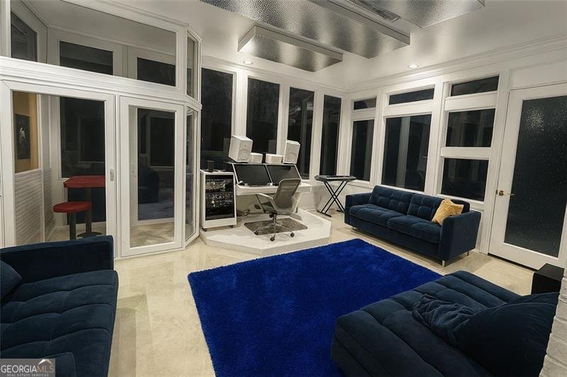 4070 RUNNYMEDE Drive Lilburn - 36