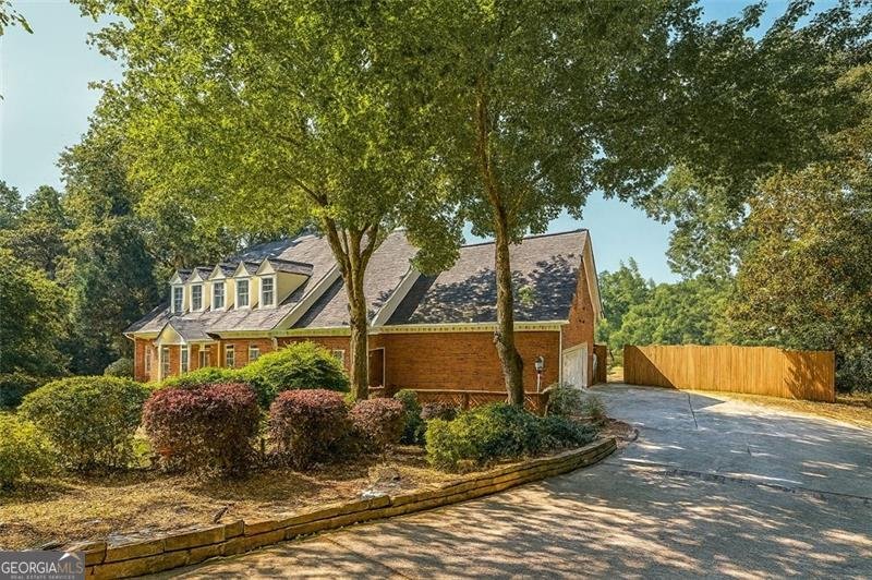 4070 RUNNYMEDE Drive Lilburn - 4